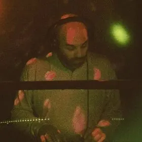 MERT TOPUZ — KiKi Cihangir'de çalan DJ