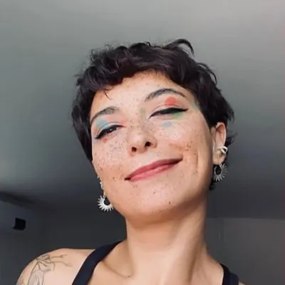 AYSE METE — KiKi'de çalan DJ
