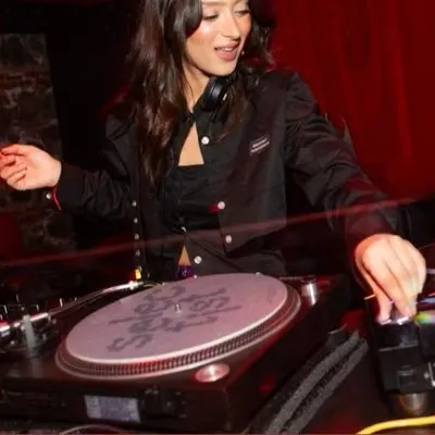 BİLGE — KiKi Cihangir'de çalan DJ