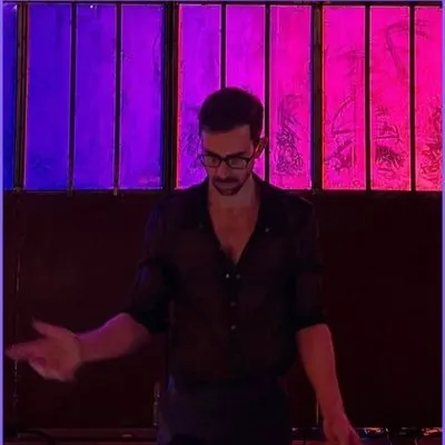 POWER TOP — KiKi Cihangir'de çalan DJ
