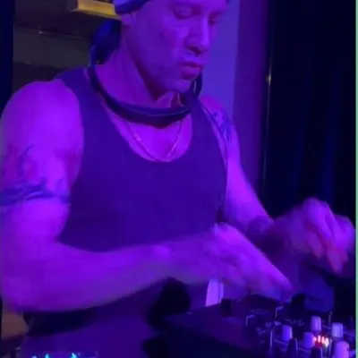 THE CRAFTSMEN — KiKi Cihangir'de çalan DJ