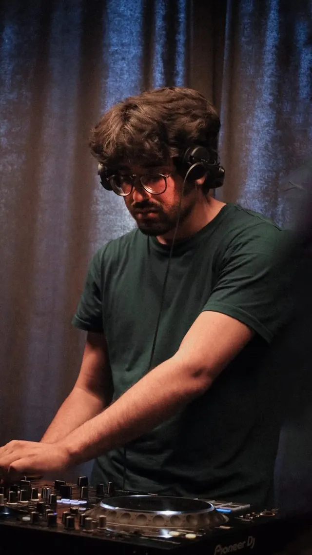 RAYAN — KiKi Cihangir'de çalan DJ