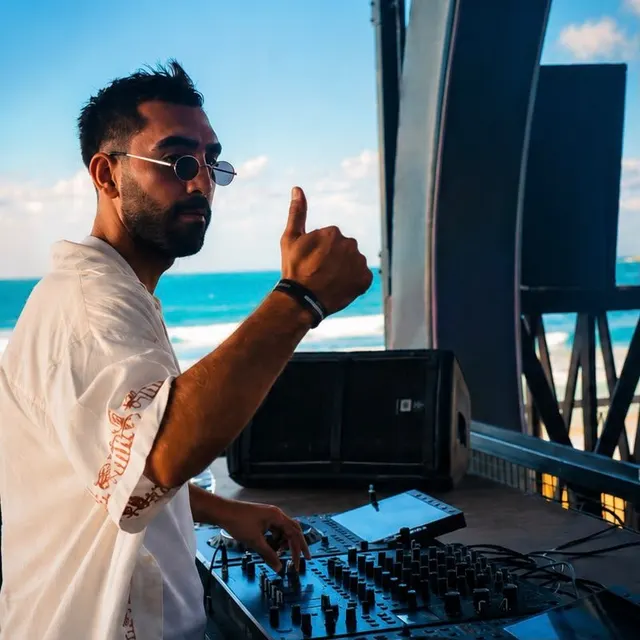 MEA CULPA — KiKi Cihangir'de çalan DJ