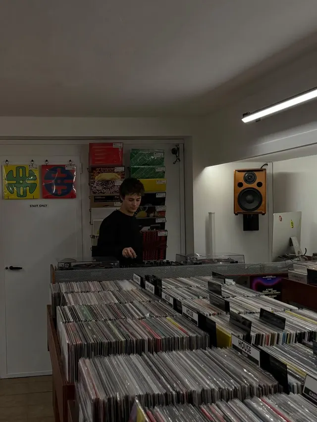 EGE — KiKi Cihangir'de çalan DJ