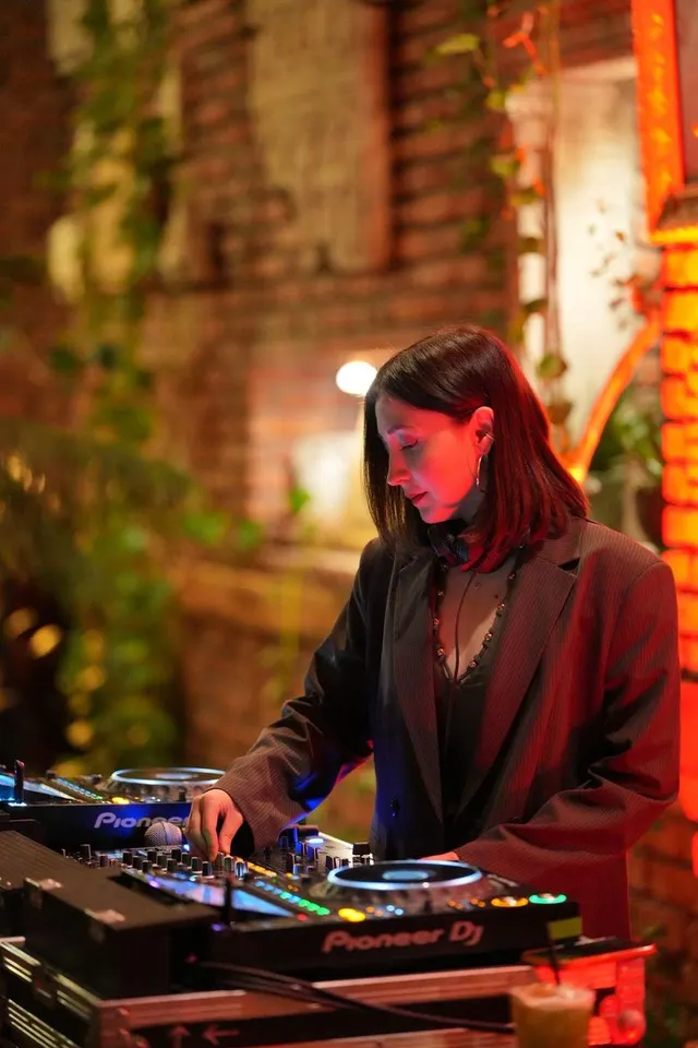 LAVIN — KiKi Cihangir'de çalan DJ