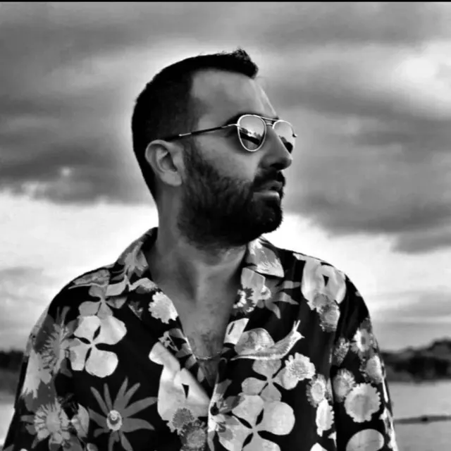 DINÇER USLU — KiKi Cihangir'de çalan DJ