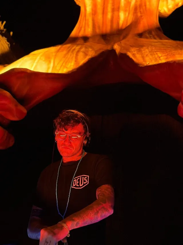 CAN GENÇ — KiKi Cihangir'de çalan DJ